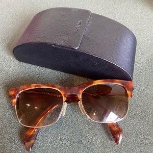 Like New Prada Sunglasses Brown Havana SPR 11P 4BW-6S1 28589 w/ Case